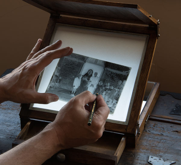 Retouching desk