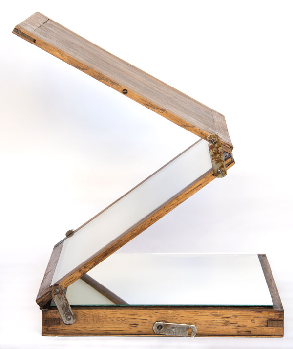 French retouching desk