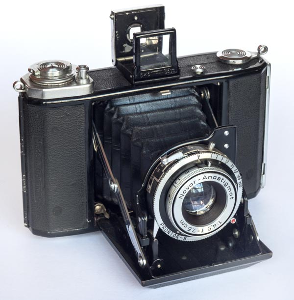Ikonta - 521/ 16 - 6x6 cm - Novar 75mm f/4.5, coated, 1.2/∞ m - Prontor-S: B, 1s - 1/300 s