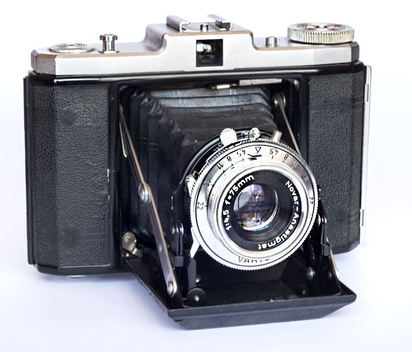 Nettar 518/16 6x6 cm - Novar 75mm f/4.5, coated, 1,5/∞ m - Vario B,1/25-1/200 - Stuttgart - 1956/57