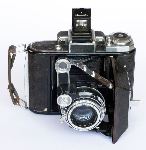 Super Ikonta A 531 - 6x6 cm - Zeiss Opton Tessar T 75 mm, coated, f/3.5, 1.2/∞ m - Compur Rapid B, 1-1/500 s 1948/55