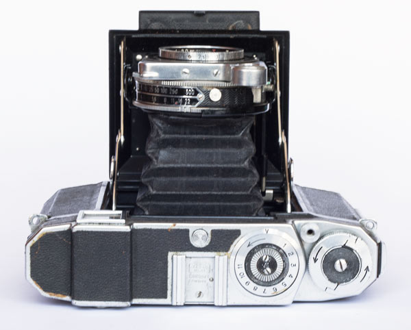 Super Ikonta B - top view
