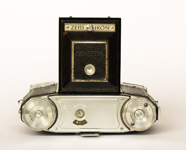 Contessa - Zeiss Ikon - bottom view